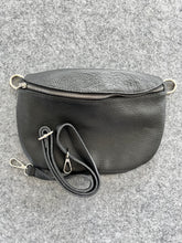 Lade das Bild in den Galerie-Viewer, Bauchtasche
